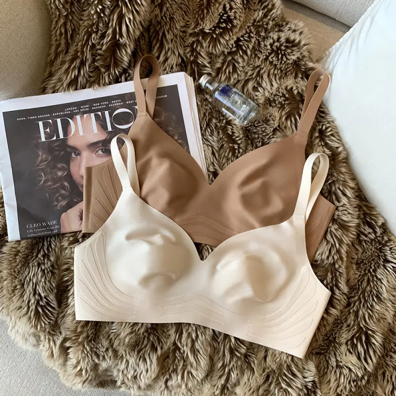 Rabbit Ears Crystal Cup Seamless Steel Ring-free Underwear Women's Big Chest Shiny Summer Thin Breathable Latex Milk Leather Bra