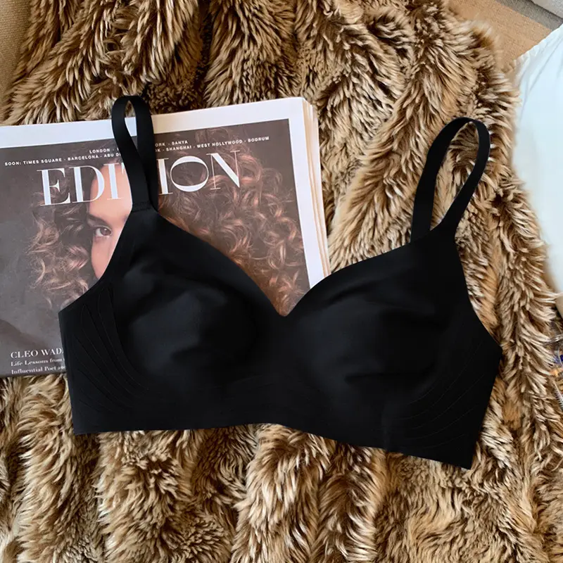Rabbit Ears Crystal Cup Seamless Steel Ring-free Underwear Women's Big Chest Shiny Summer Thin Breathable Latex Milk Leather Bra