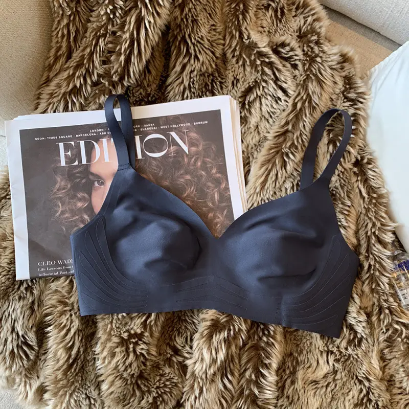 Rabbit Ears Crystal Cup Seamless Steel Ring-free Underwear Women's Big Chest Shiny Summer Thin Breathable Latex Milk Leather Bra