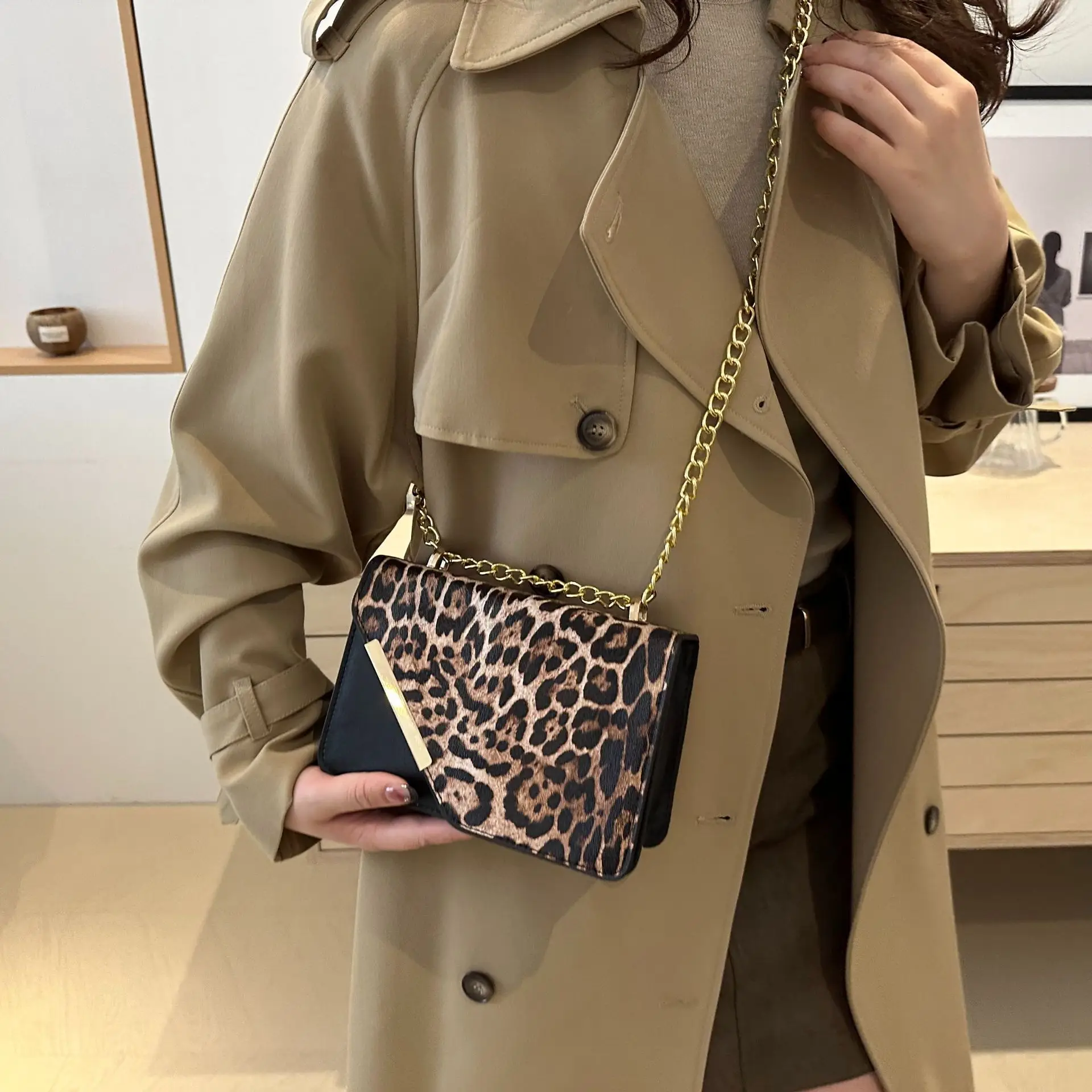 Leopard Print Korean Style Shoulder Bag 2024 - Image 8