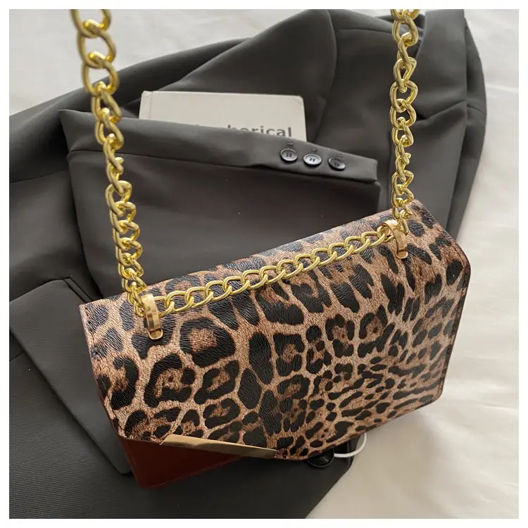 Leopard Print Korean Style Shoulder Bag 2024 — feature 9