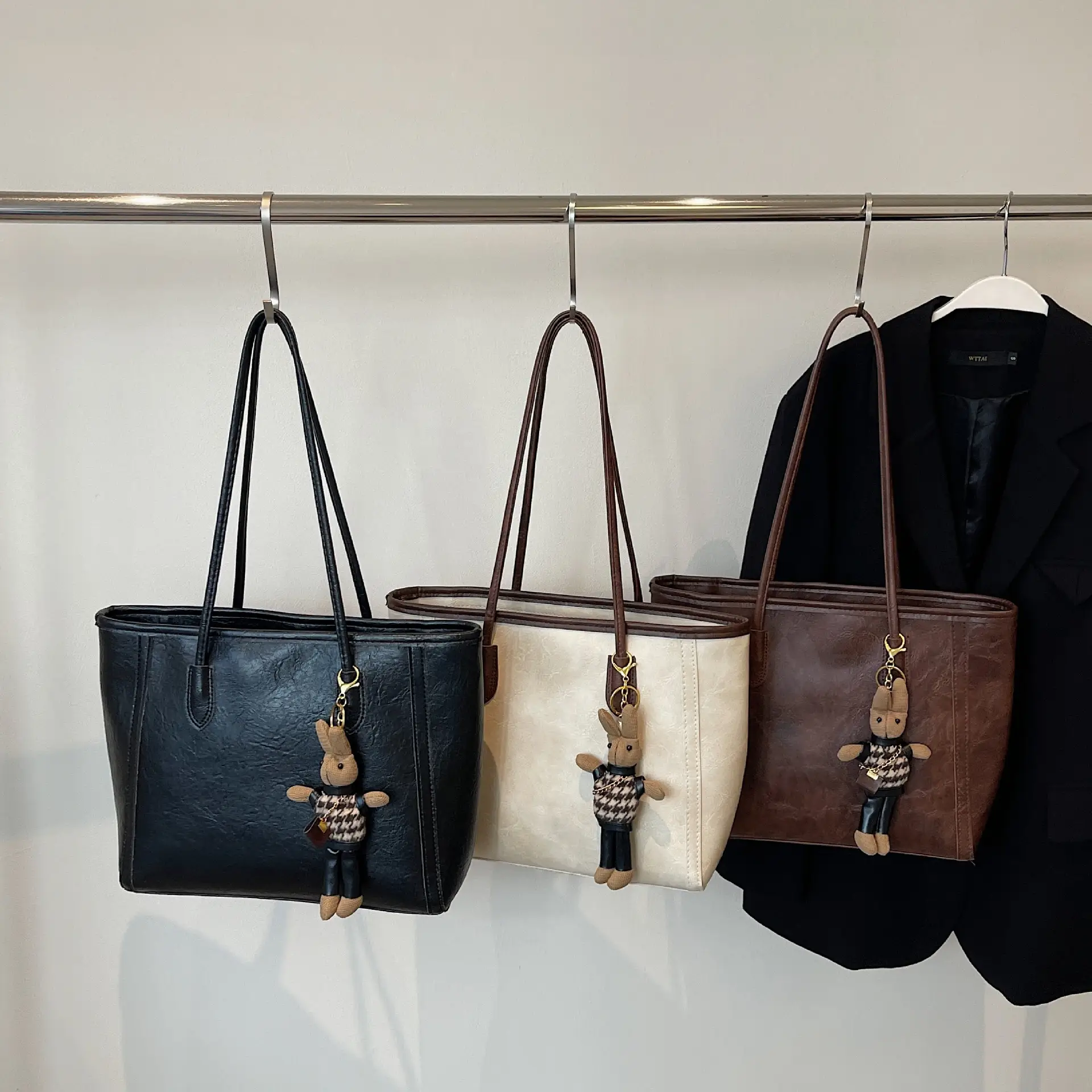 Women's Cross-Country Leather Tote Bag Cream Brown - Image 10