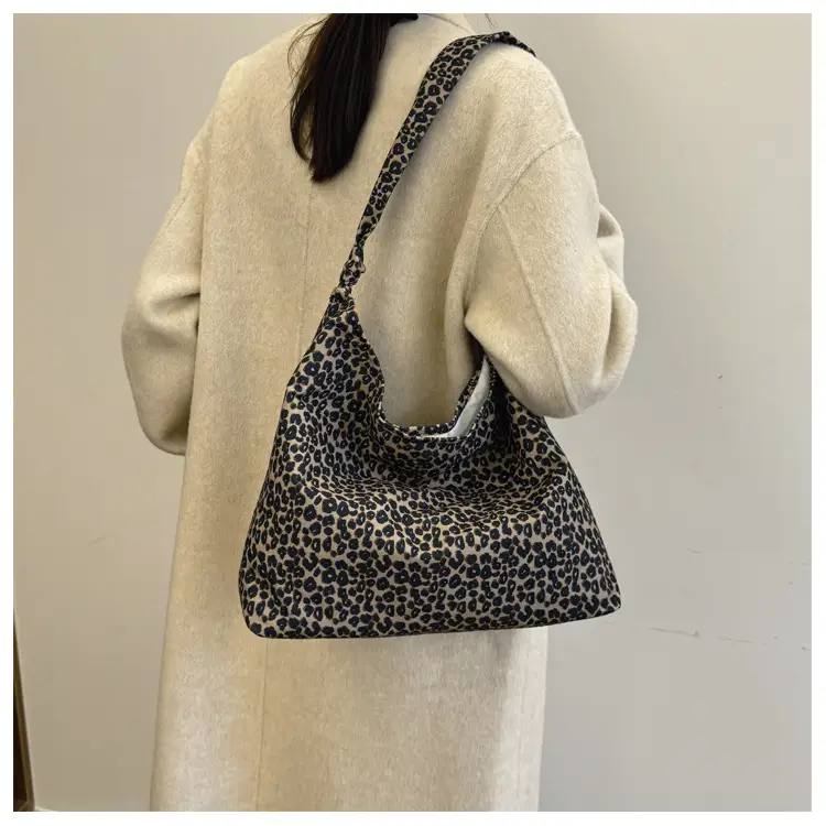 Leopard Print Fleece Shoulder Bag for Women Large Capacity — feature 11