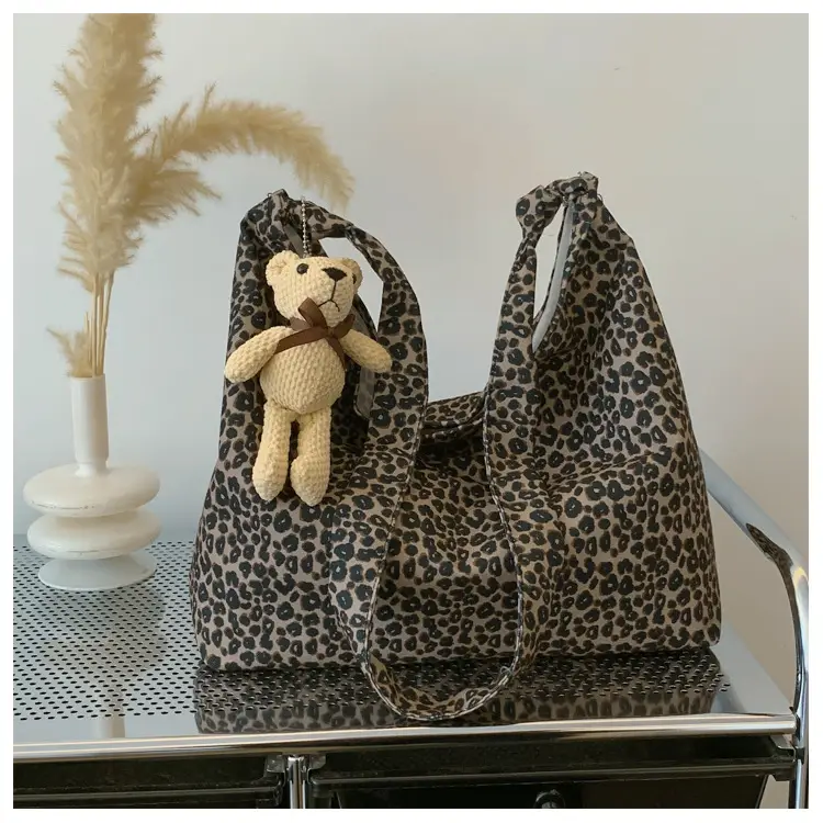 Leopard Print Fleece Shoulder Bag for Women Large Capacity — feature 24