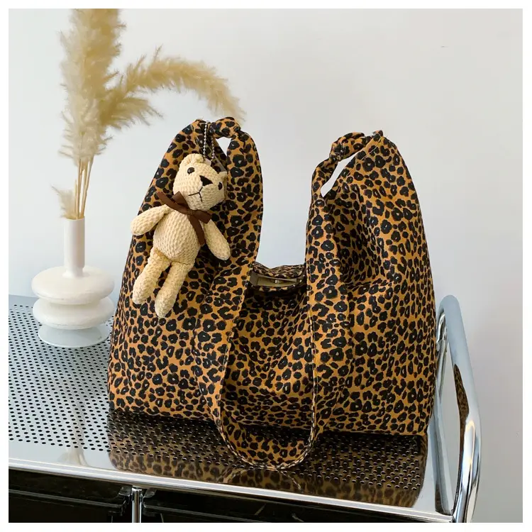 Leopard Print Fleece Shoulder Bag for Women Large Capacity — feature 25