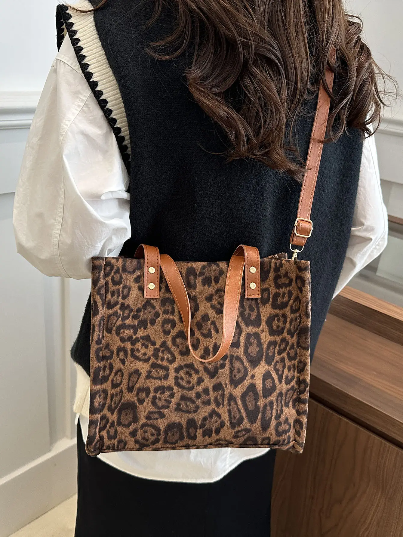 High-end Leopard Women's Large Shoulder Bag 2024 - Image 6