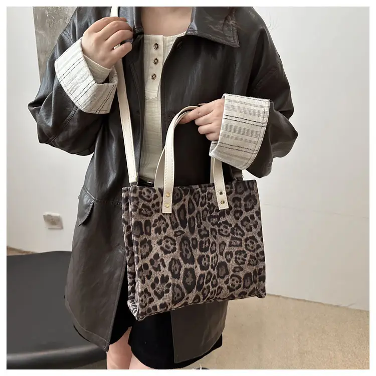 High-end Leopard Women's Large Shoulder Bag 2024 — feature 13