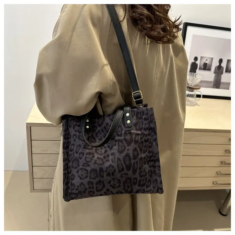 High-end Leopard Women's Large Shoulder Bag 2024 — feature 16
