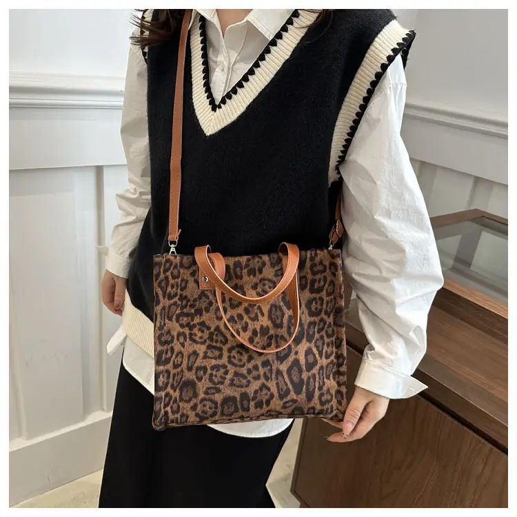 High-end Leopard Women's Large Shoulder Bag 2024 — feature 9