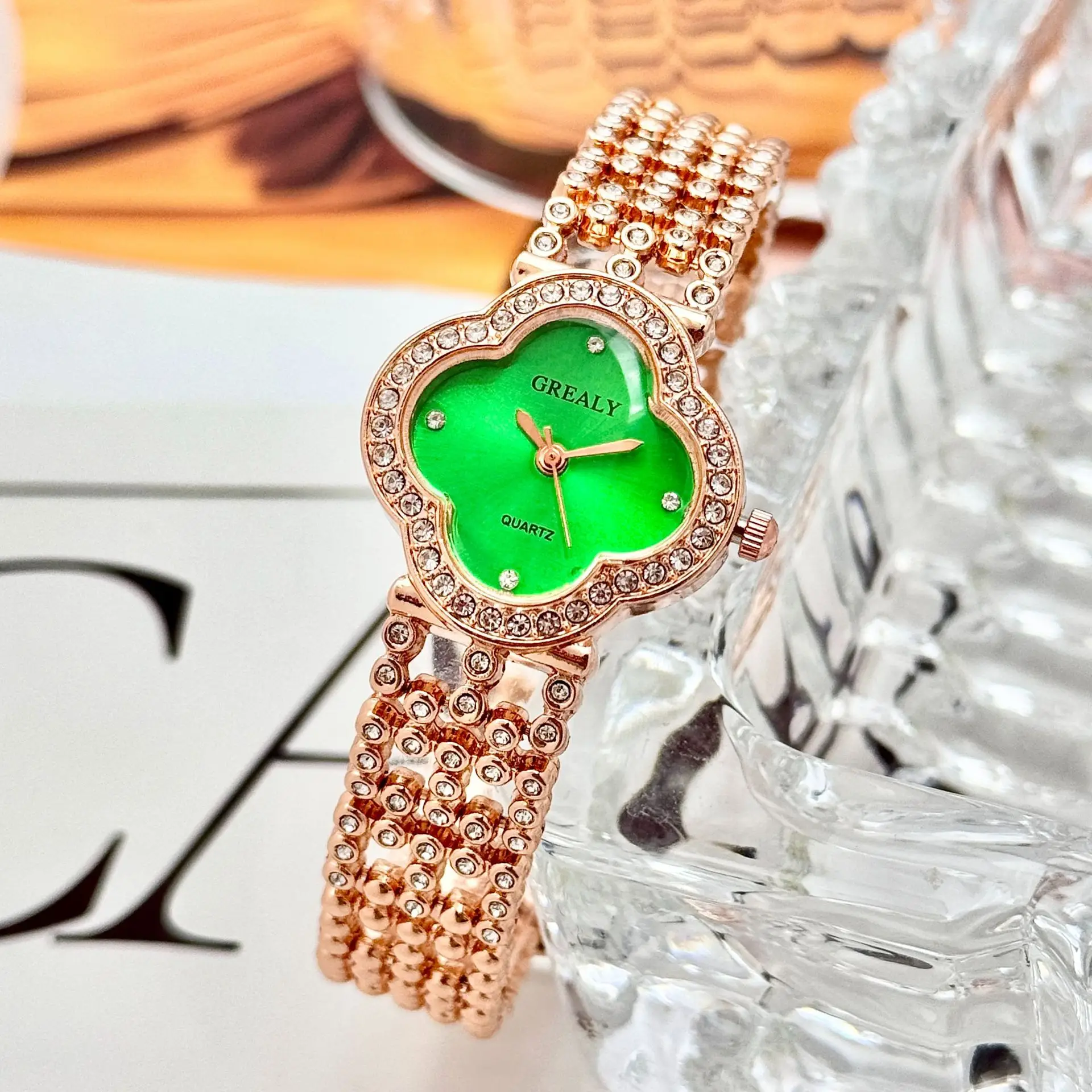 Grealty Women's Diamond Watch Gold Crystal Band — feature 18