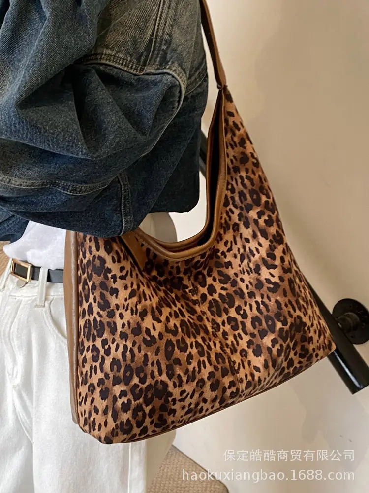 Leopard Print Large Capacity Women's Shoulder Bag - Image 5