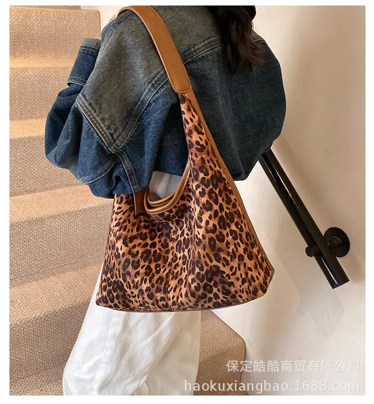 Leopard Print Large Capacity Women's Shoulder Bag — feature 2