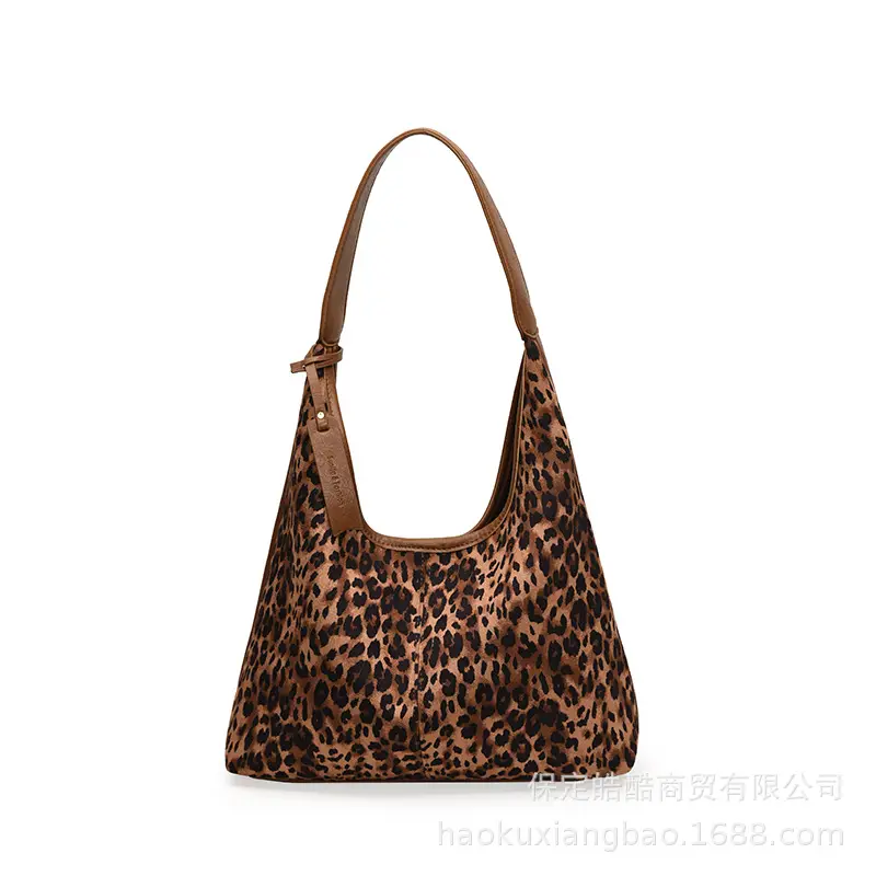 Leopard Print Large Capacity Women's Shoulder Bag - Image 3