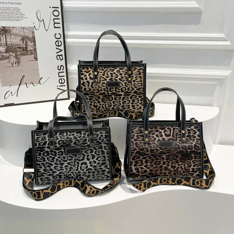 Leopard Print Women's High-end Tote Bag - Image 5