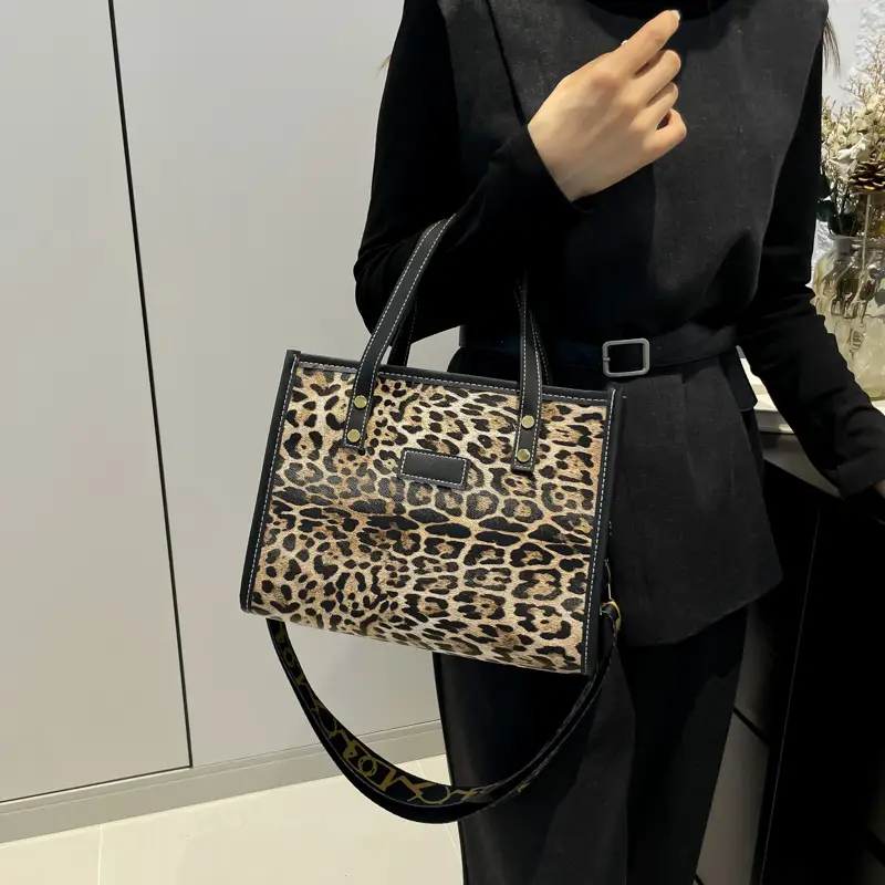 Leopard Print Women's High-end Tote Bag - Image 6