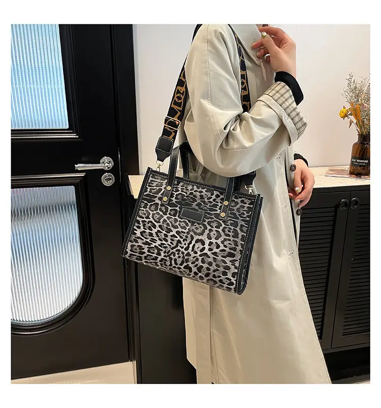Leopard Print Women's High-end Tote Bag — feature 12