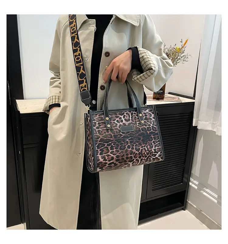Leopard Print Women's High-end Tote Bag — feature 15