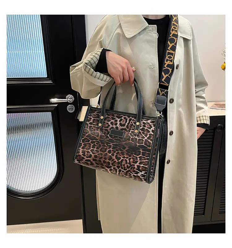 Leopard Print Women's High-end Tote Bag — feature 18