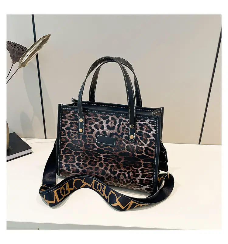 Leopard Print Women's High-end Tote Bag — feature 26