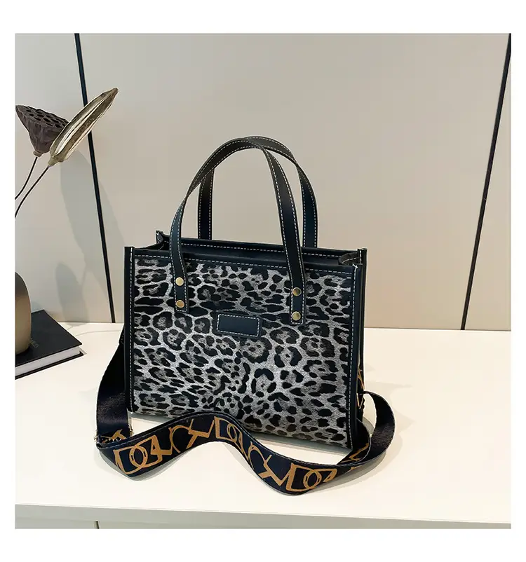 Leopard Print Women's High-end Tote Bag — feature 27