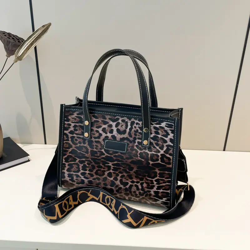 Leopard Print Women's High-end Tote Bag - Image 3