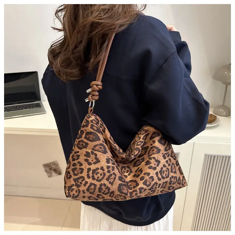 Leopard Print Women's Large Capacity Shoulder Bag — feature 13