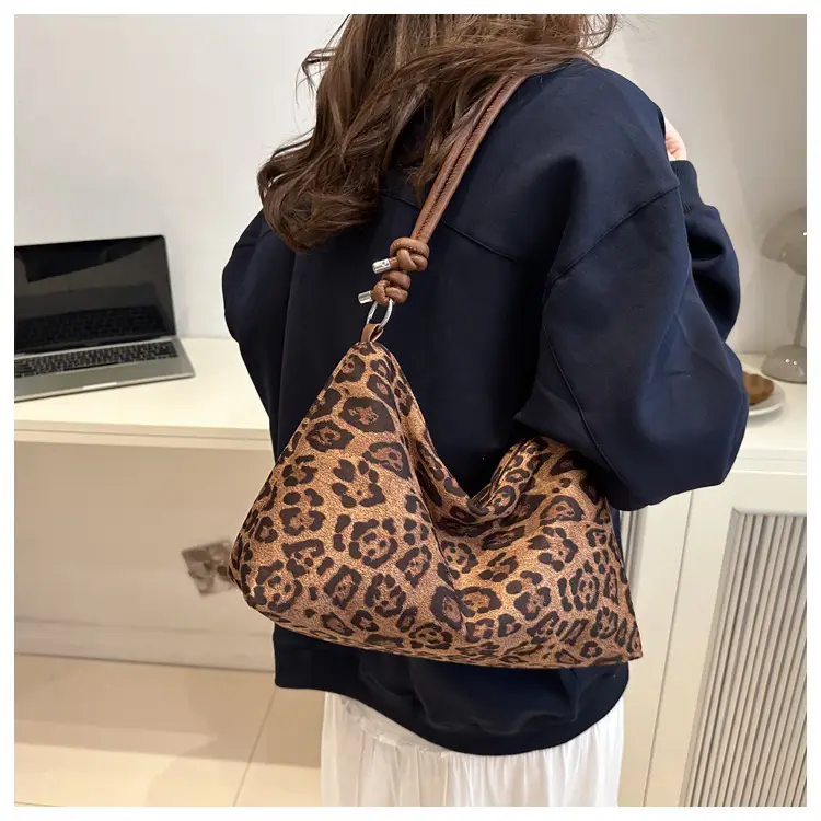 Leopard Print Women's Large Capacity Shoulder Bag — feature 14