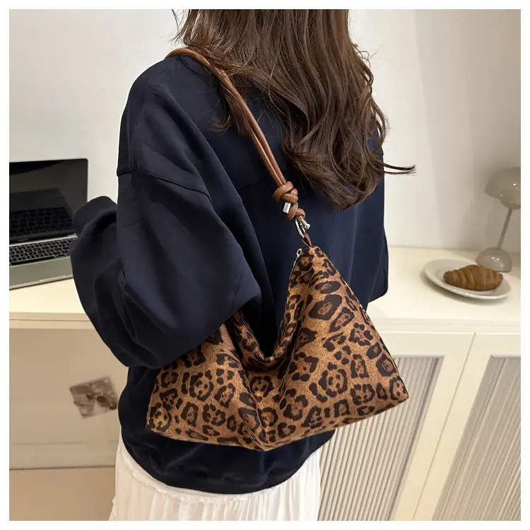 Leopard Print Women's Large Capacity Shoulder Bag — feature 16