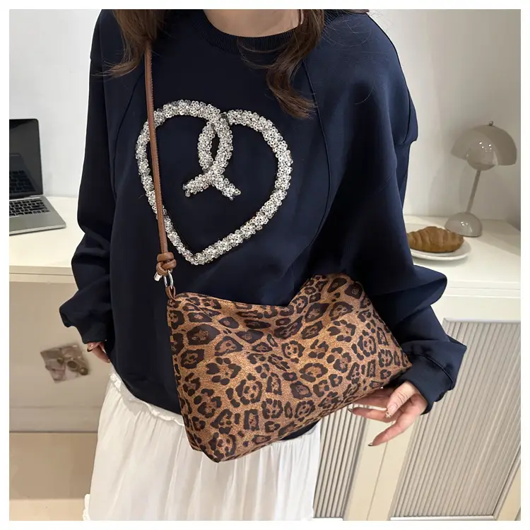 Leopard Print Women's Large Capacity Shoulder Bag — feature 2