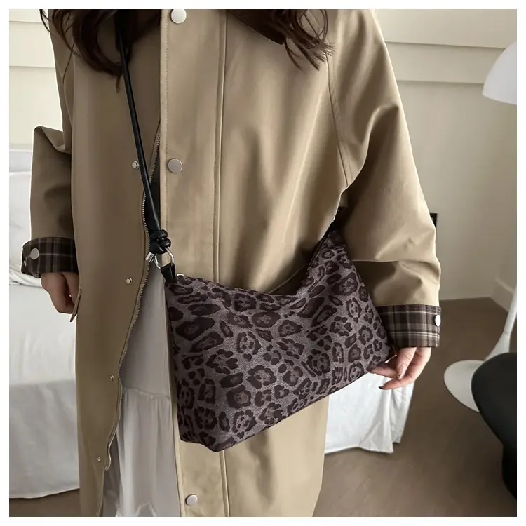 Leopard Print Women's Large Capacity Shoulder Bag — feature 21