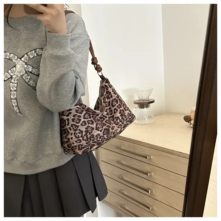 Leopard Print Women's Large Capacity Shoulder Bag — feature 24