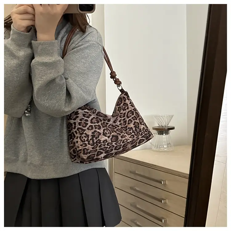 Leopard Print Women's Large Capacity Shoulder Bag — feature 25