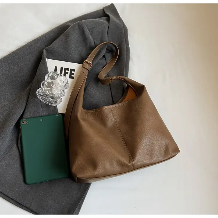 Retro Winter Shoulder Tote with Underarm Bag Set — feature 10