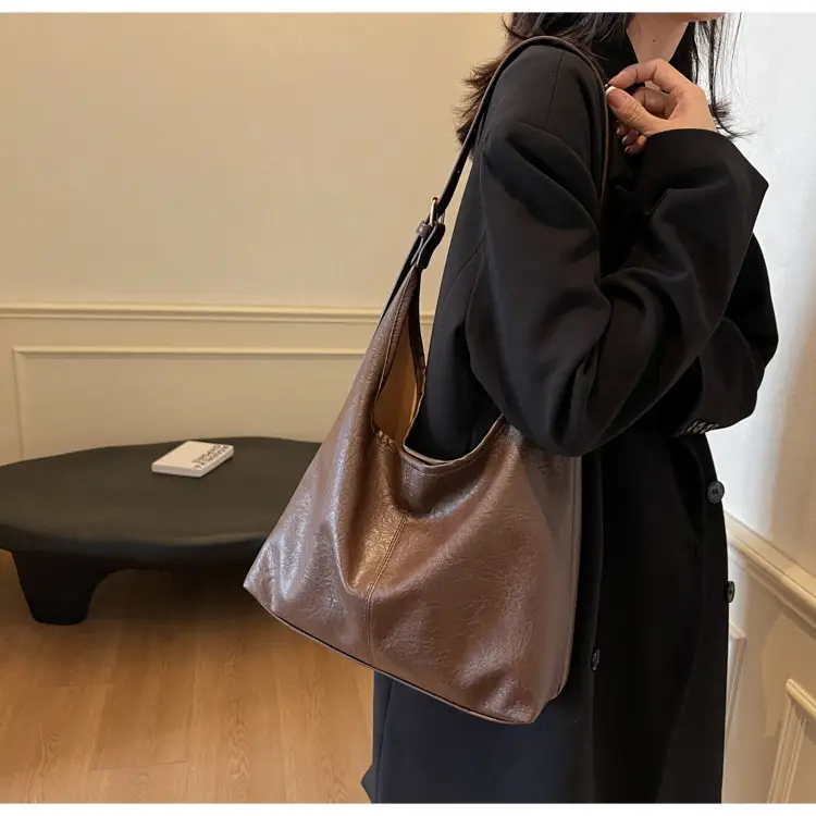 Retro Winter Shoulder Tote with Underarm Bag Set — feature 11