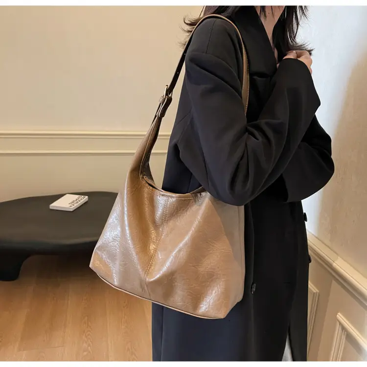 Retro Winter Shoulder Tote with Underarm Bag Set — feature 13