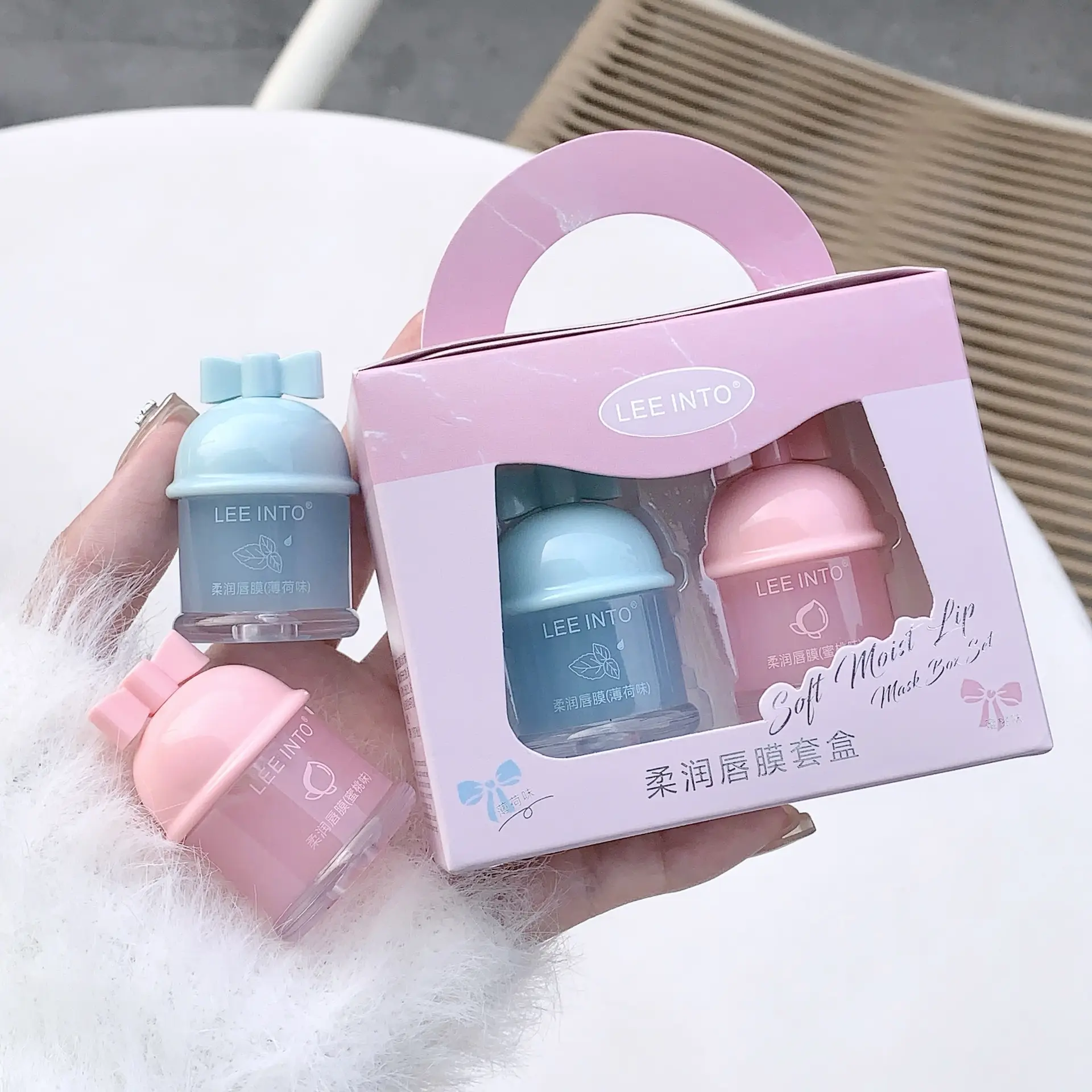 LEEINTO Frozen Lip Moisturizer Pink & Blue — feature 12
