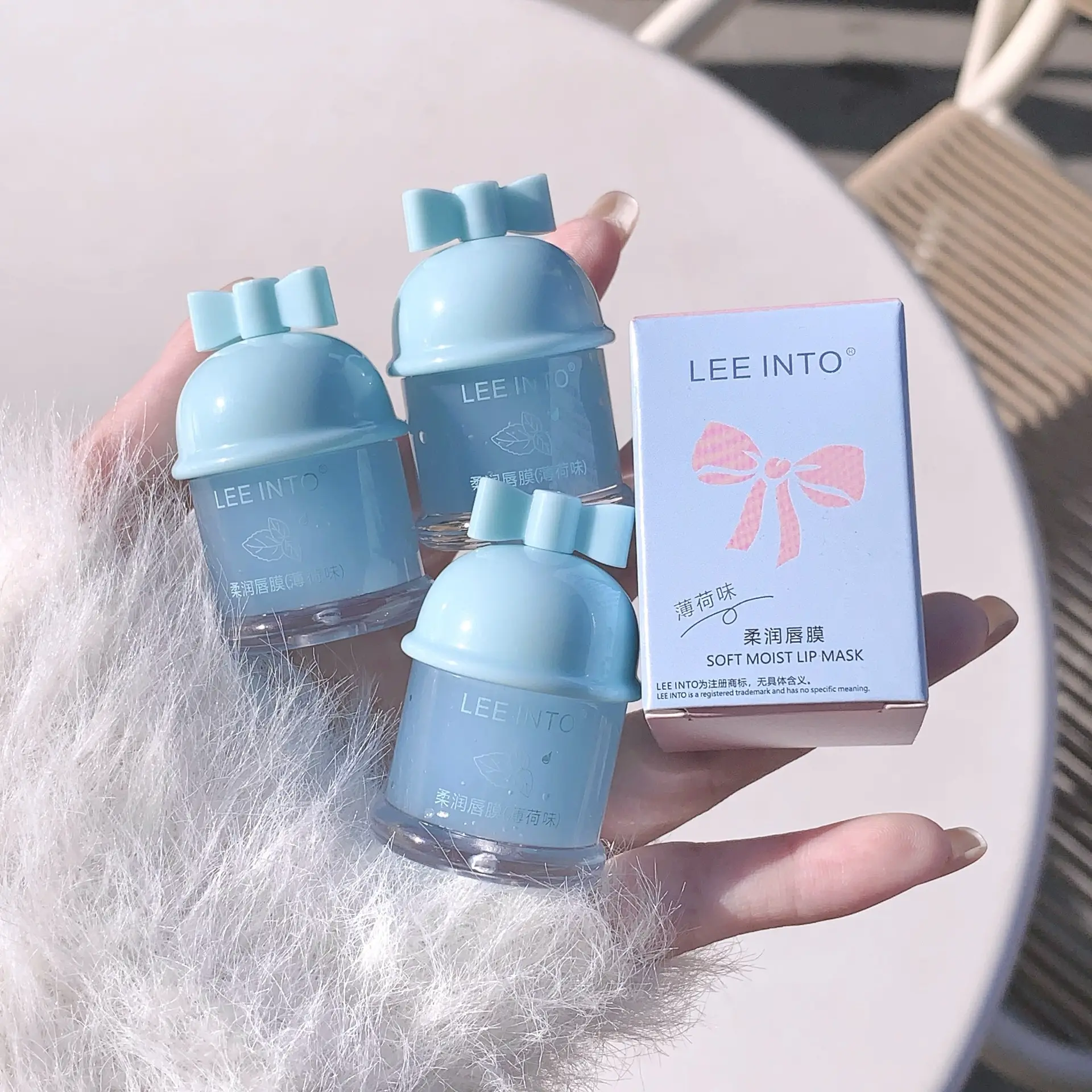 LEEINTO Frozen Lip Moisturizer Pink & Blue — feature 13