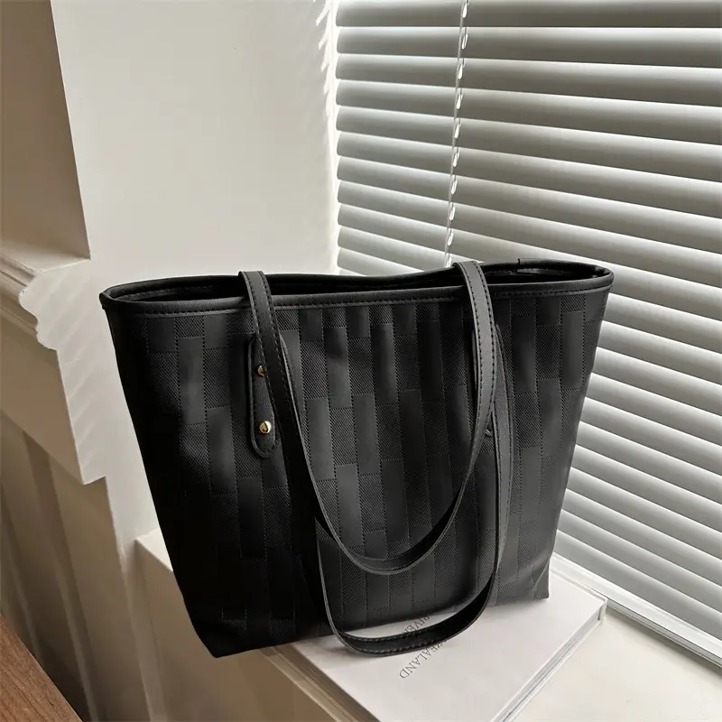 Black Large Capacity Women's Tote Bag Winter 2024 - Image 7