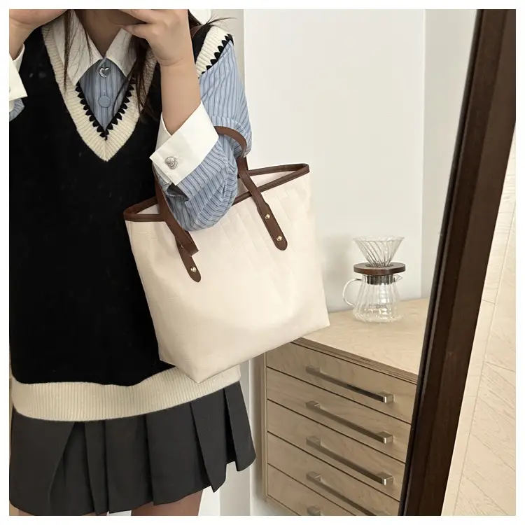 Black Large Capacity Women's Tote Bag Winter 2024 — feature 12