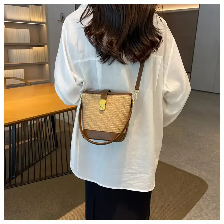 Women Straw Woven Shoulder Bag Brown Leather Strap — feature 10