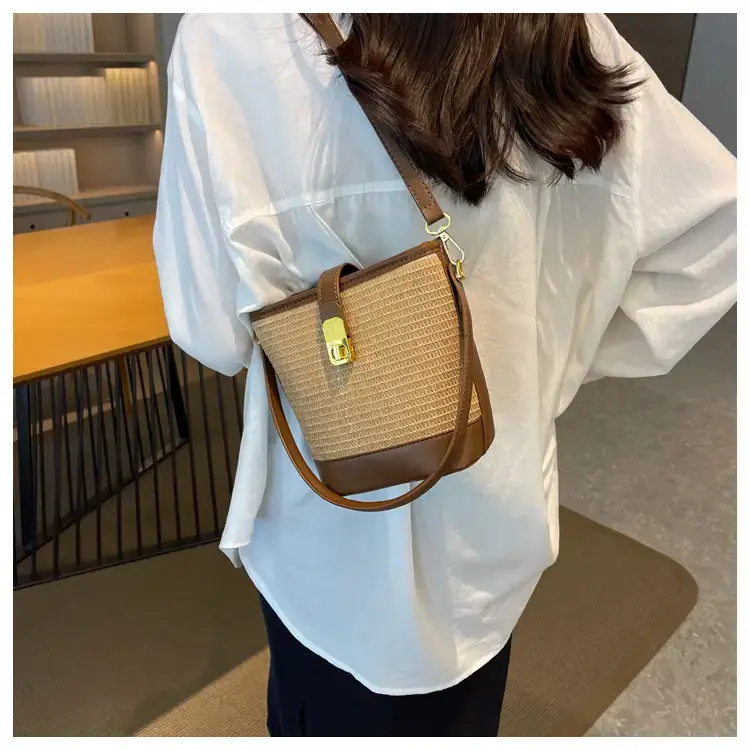 Women Straw Woven Shoulder Bag Brown Leather Strap — feature 12