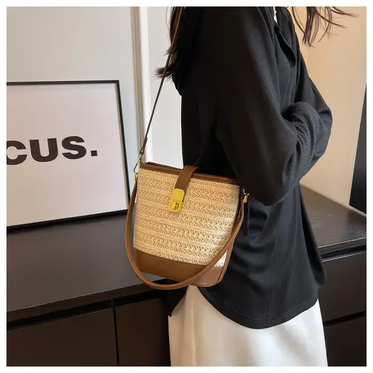 Women Straw Woven Shoulder Bag Brown Leather Strap — feature 15