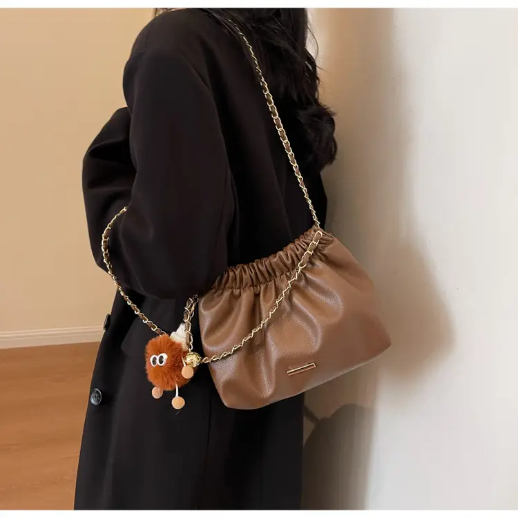 Women's Chain Shoulder Bag with Cute Bear Earring — feature 11