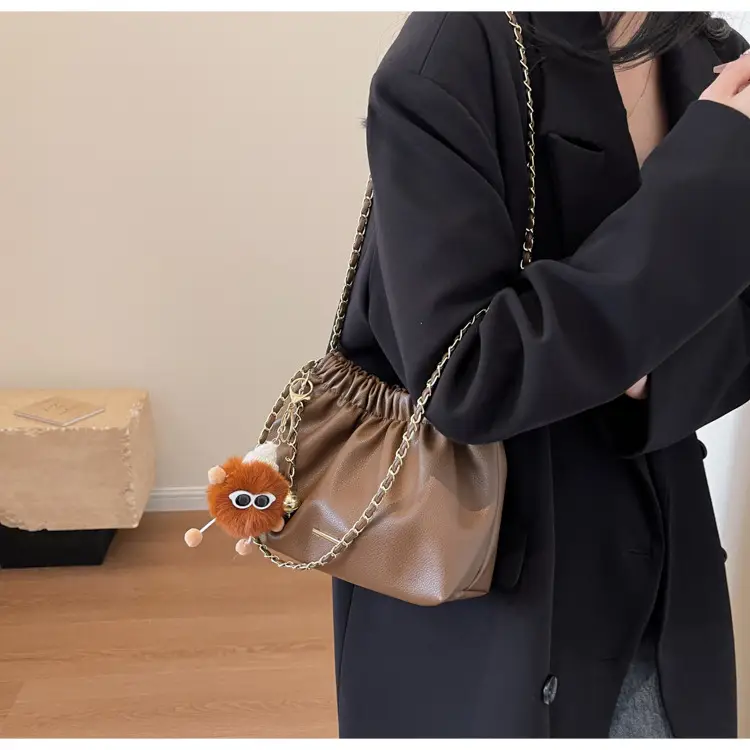 Women's Chain Shoulder Bag with Cute Bear Earring — feature 12