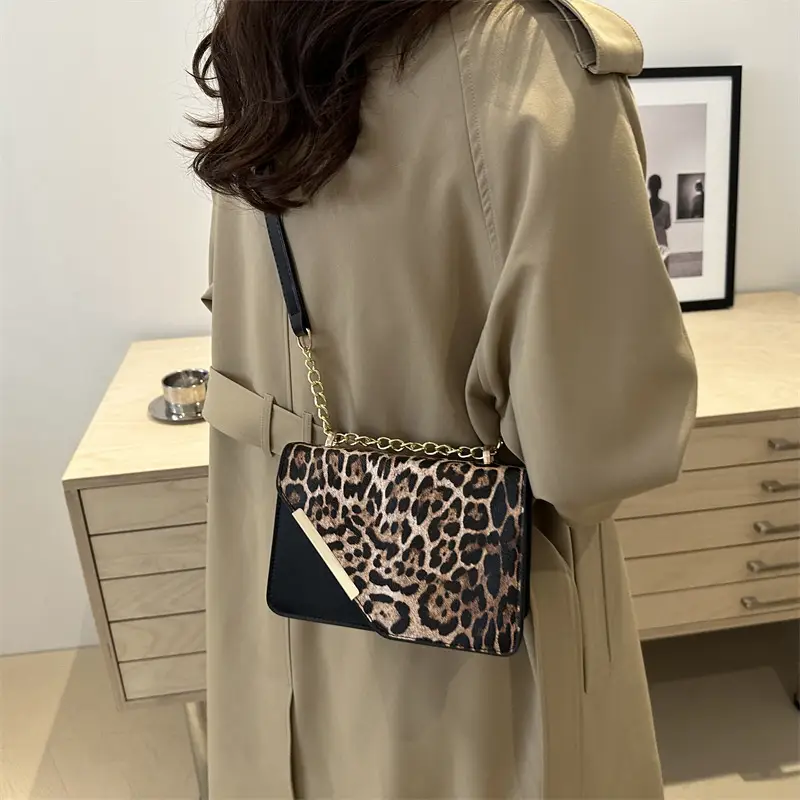 Women Leopard Print Crossbody Bag with Chain Strap