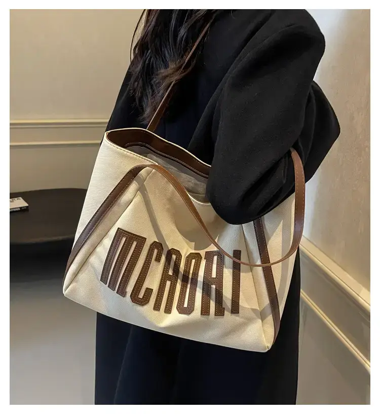 Large Capacity Vintage Black Shoulder Bag for Women — feature 1