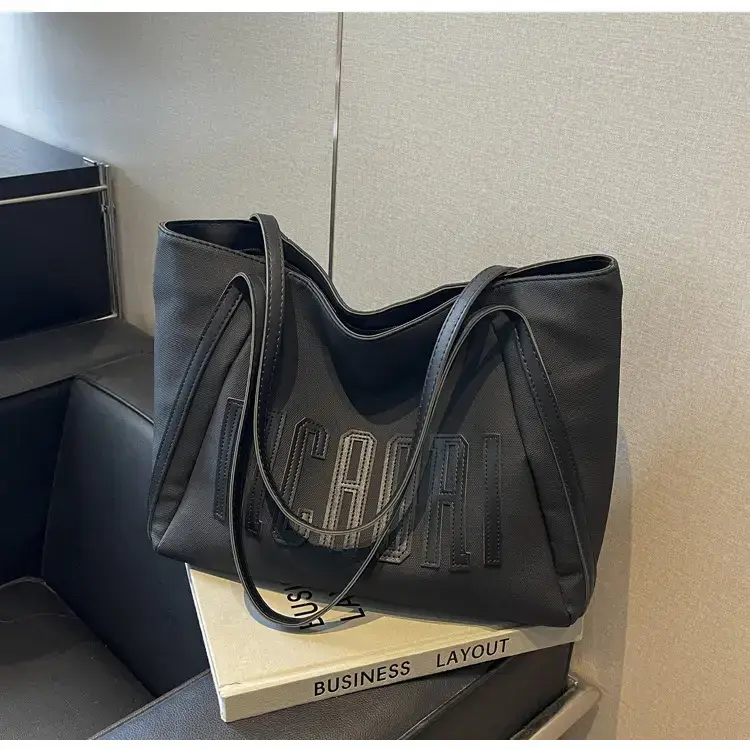 Large Capacity Vintage Black Shoulder Bag for Women — feature 26