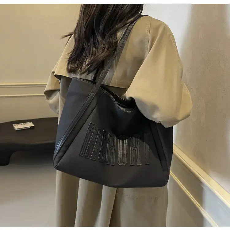 Large Capacity Vintage Black Shoulder Bag for Women — feature 27