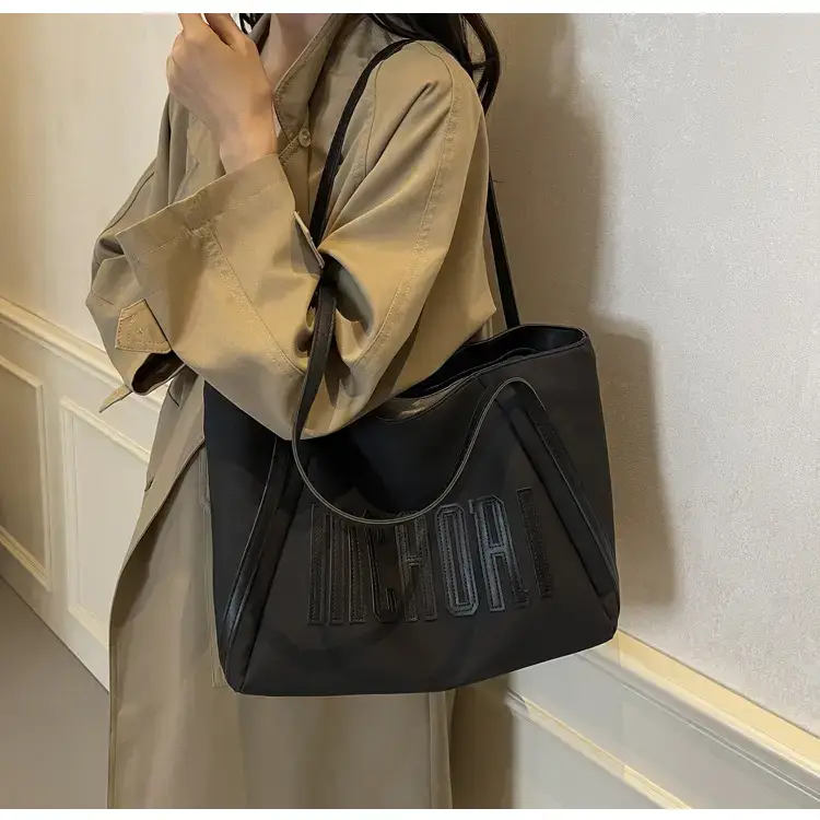 Large Capacity Vintage Black Shoulder Bag for Women — feature 28