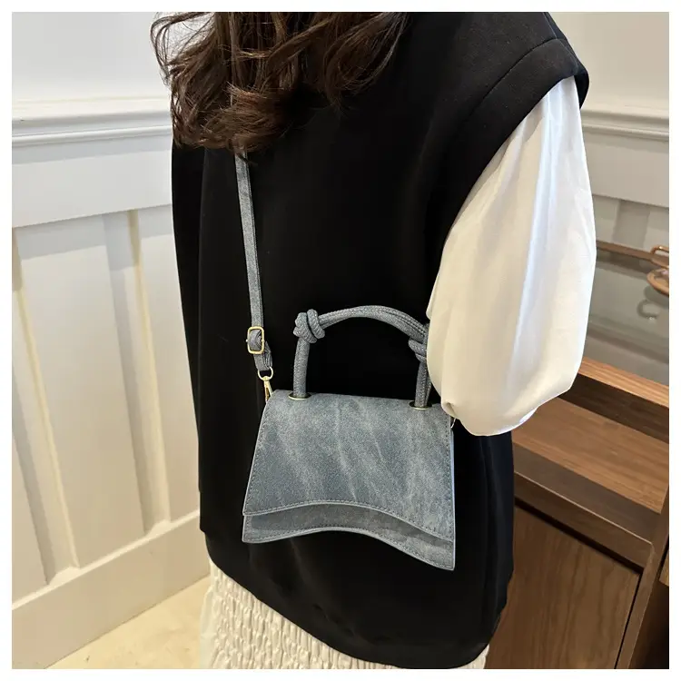 Women's Western Style Shoulder Bag 2024 Autumn Grey — feature 14